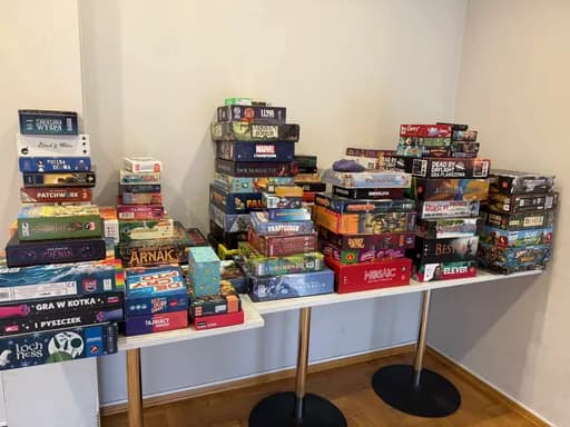 Gry planszowe na stolikach